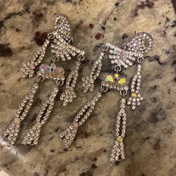 Rhinestone skeleton earrings - Picture 3 of 5